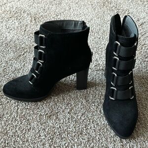 Black heeled boot Adrienne vittadini size 6.5